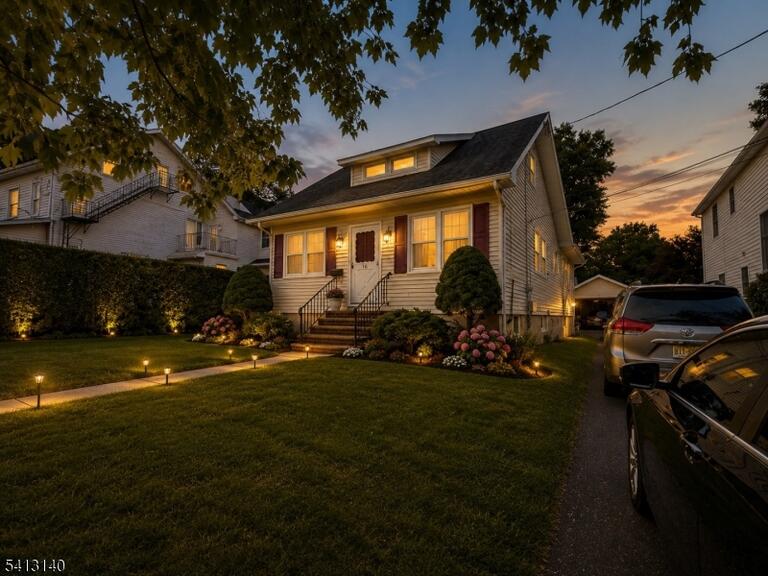 Property listing MLS 4037532 photo 2