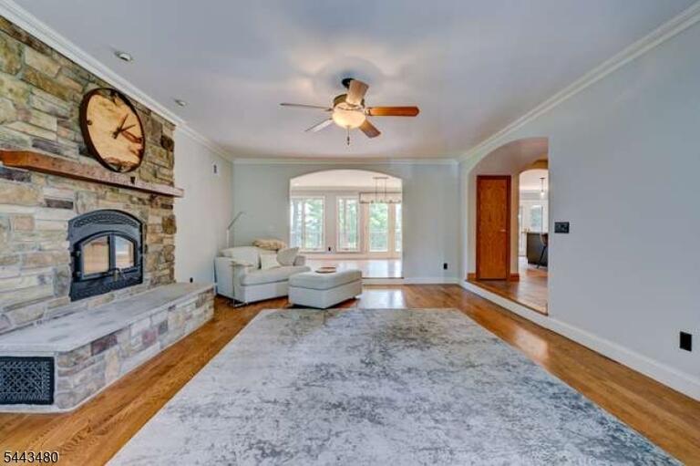 Property listing MLS 4037781 photo 12