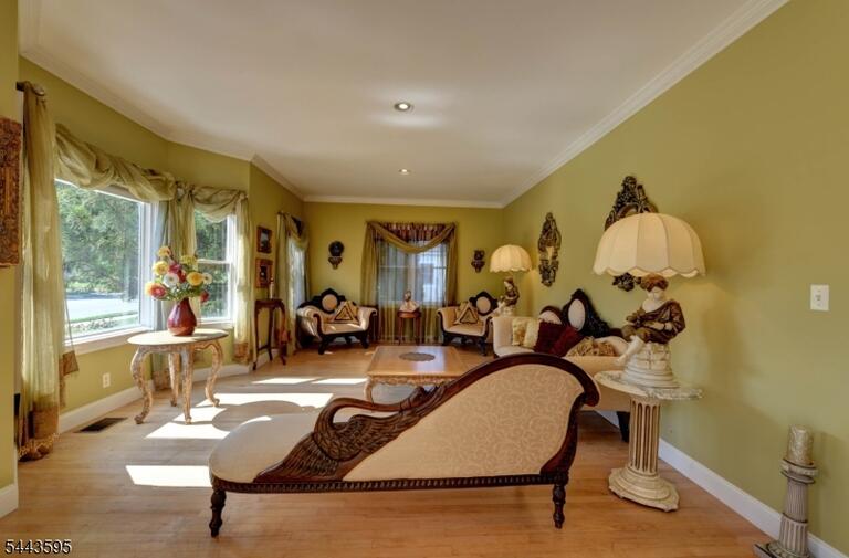 Property listing MLS 4038033 photo 6