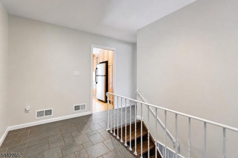 Property listing MLS 4038162 photo 16