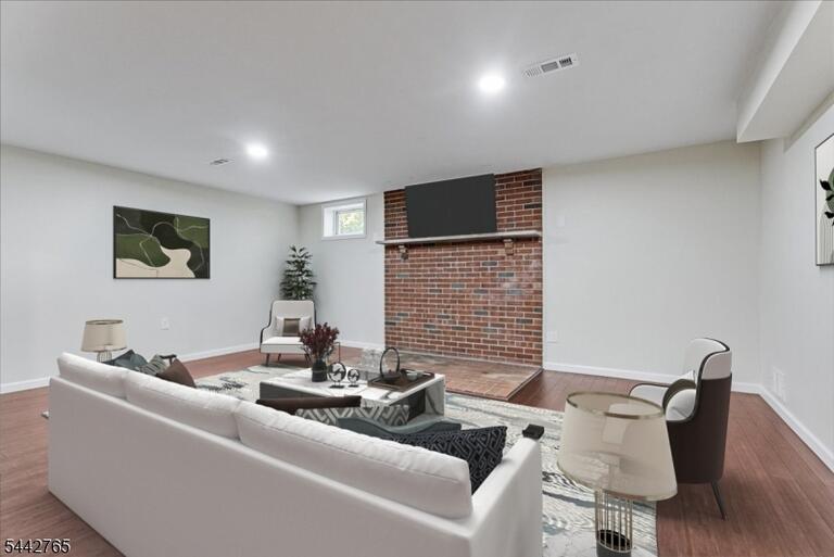 Property listing MLS 4038162 photo 17