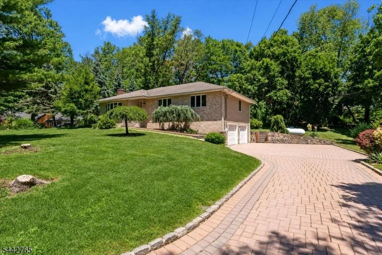 Property listing MLS 4038162 photo 2