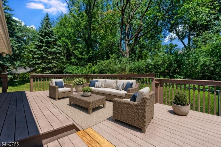 Property listing MLS 4038162 photo 23
