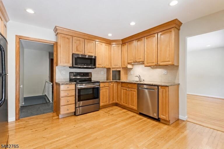 Property listing MLS 4038162 photo 7