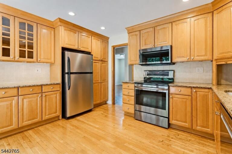 Property listing MLS 4038162 photo 9