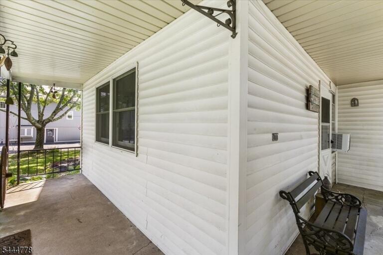 Property listing MLS 4038912 photo 5
