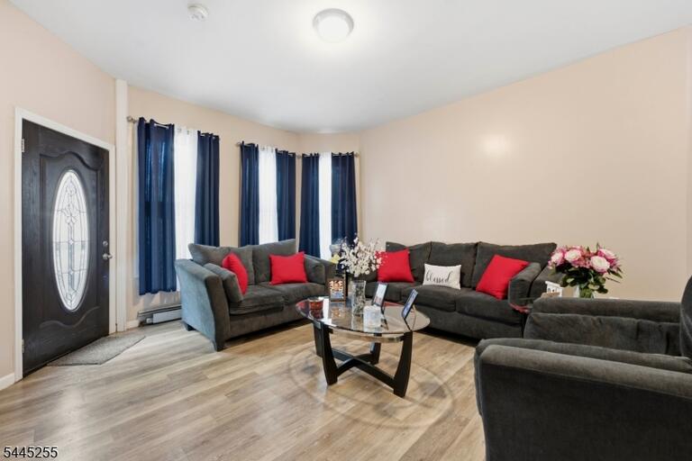 Property listing MLS 4039339 photo 4