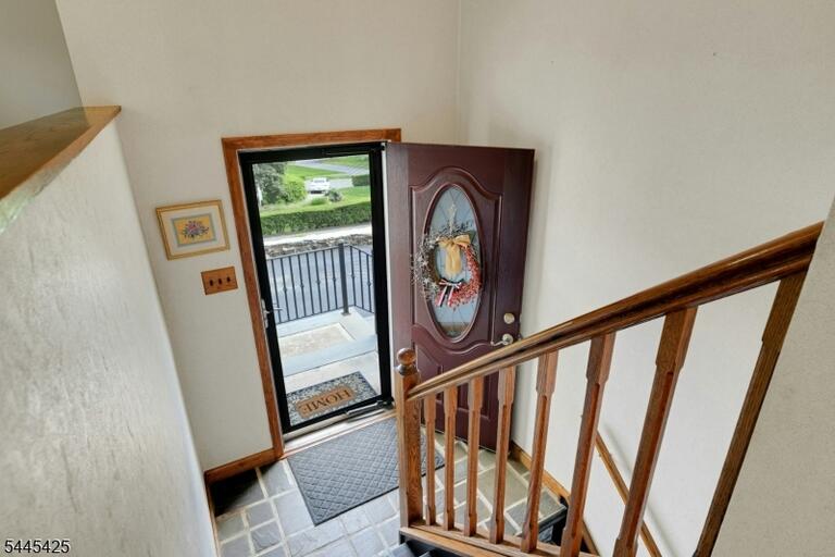 Property listing MLS 4039502 photo 2