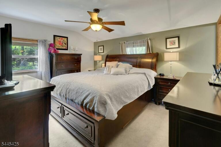 Property listing MLS 4039502 photo 9