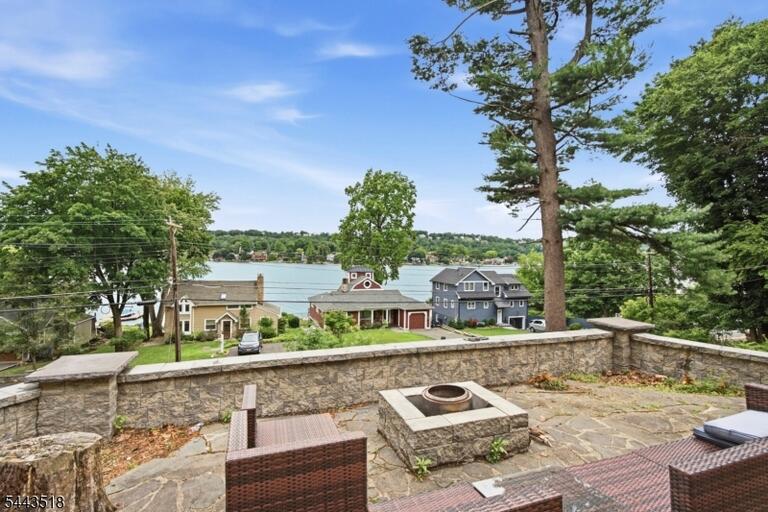 Property listing MLS 4039543 photo 1