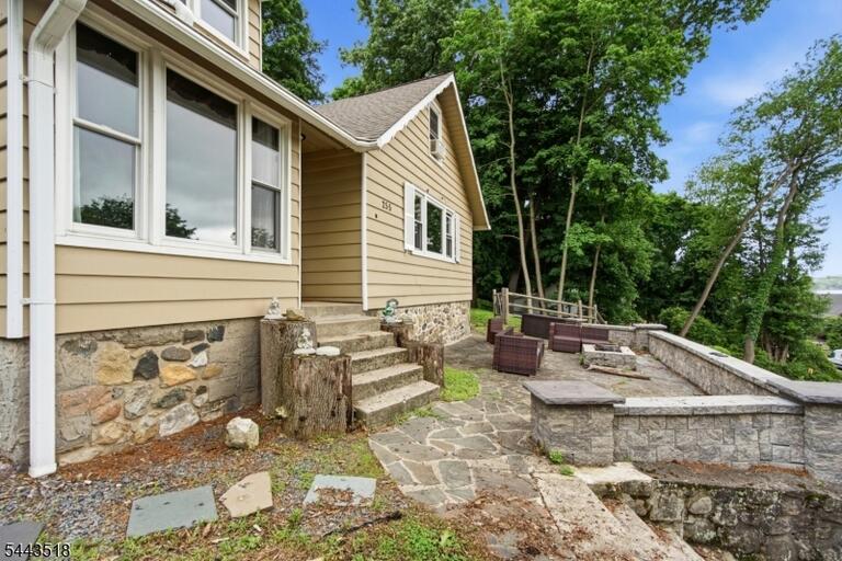 Property listing MLS 4039543 photo 4