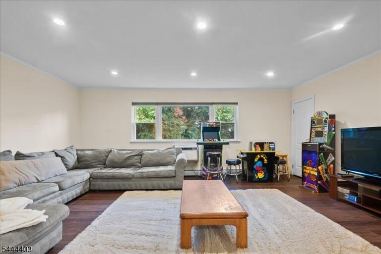 Property listing MLS 4039663 photo 1