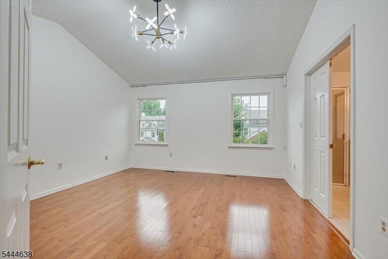 Property listing MLS 4039771 photo 17