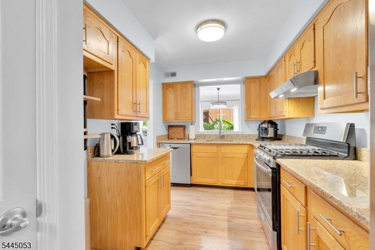 Property listing MLS 4039924 photo 17