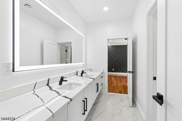Property listing MLS 4039999 photo 37