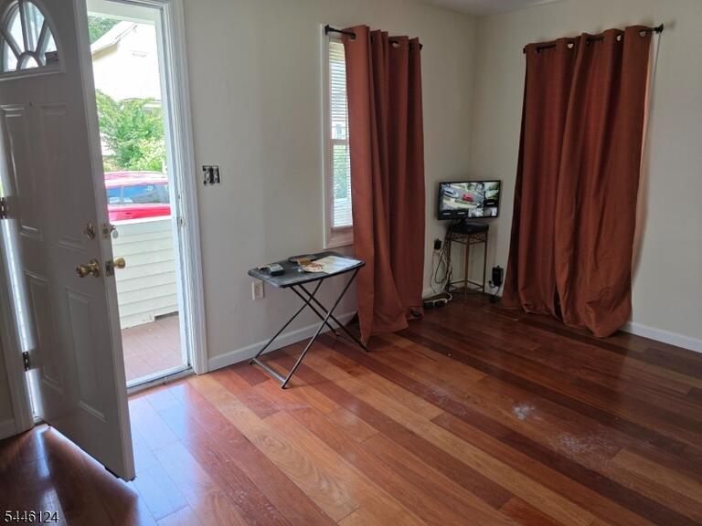 Property listing MLS 4040155 photo 4