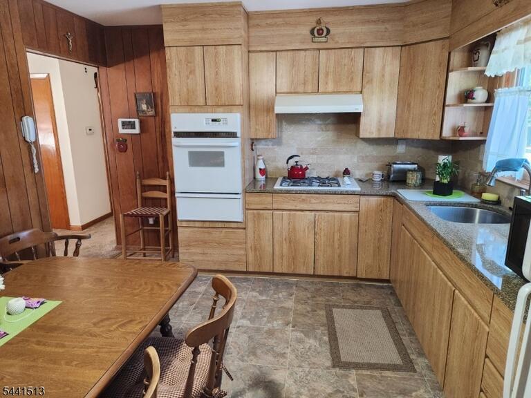 Property listing MLS 4040317 photo 12