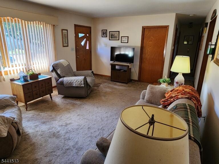 Property listing MLS 4040317 photo 8