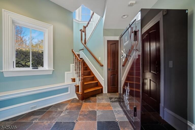 Property listing MLS 4040330 photo 25