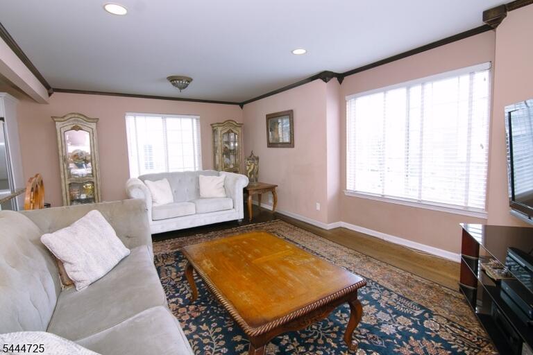 Property listing MLS 4040439 photo 16
