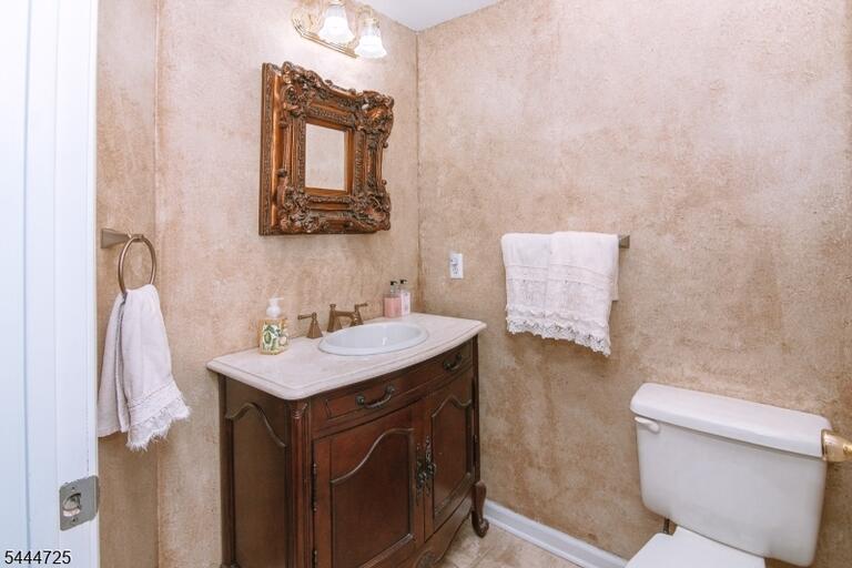 Property listing MLS 4040439 photo 18