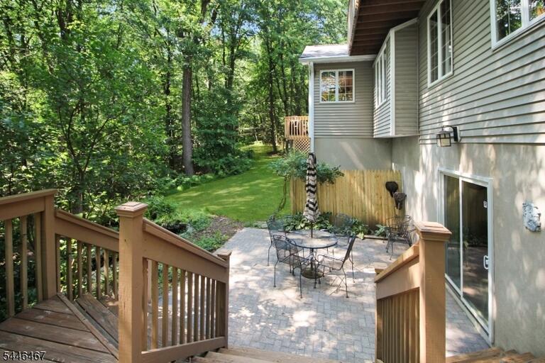 Property listing MLS 4040460 photo 40