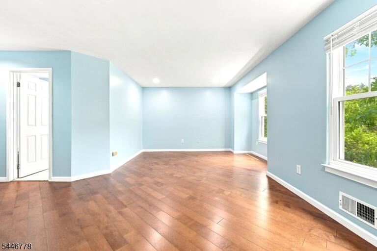 Property listing MLS 4040799 photo 40