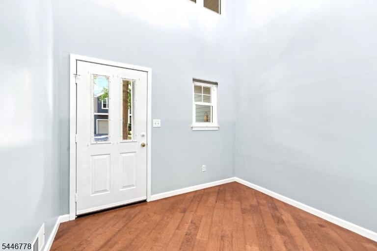 Property listing MLS 4040799 photo 8