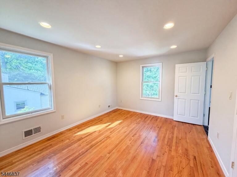Property listing MLS 4041098 photo 9