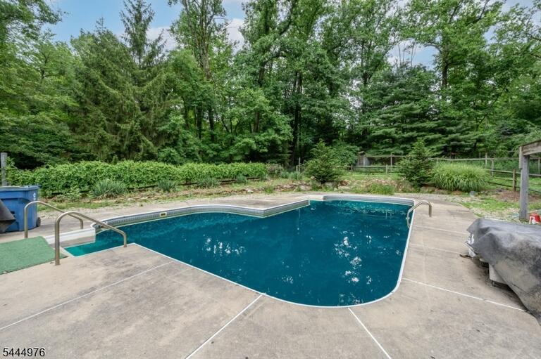 Property listing MLS 4041155 photo 38