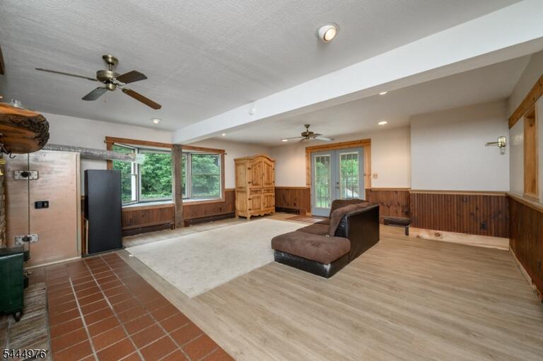 Property listing MLS 4041155 photo 9