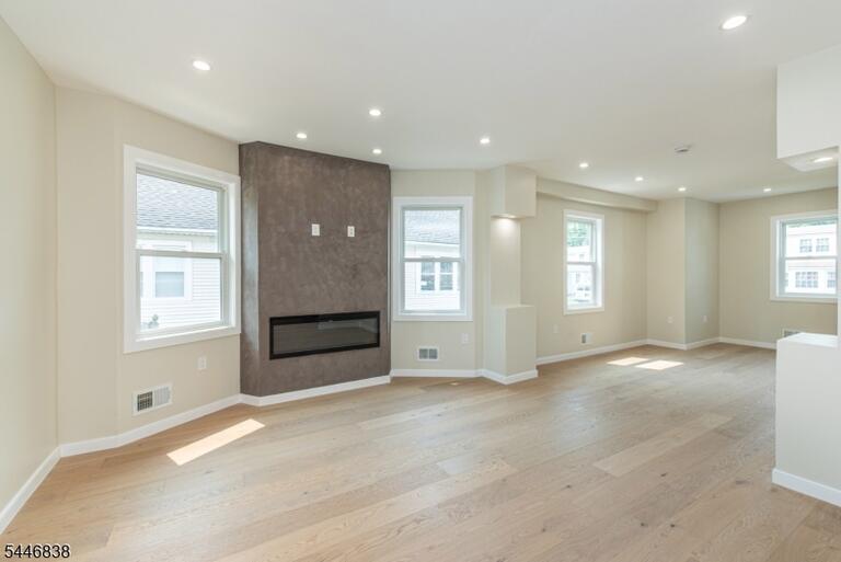Property listing MLS 4041213 photo 7
