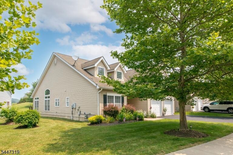 Property listing MLS 4041236 photo 2