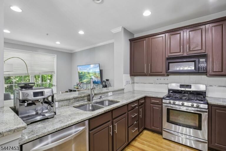 Property listing MLS 4041372 photo 13
