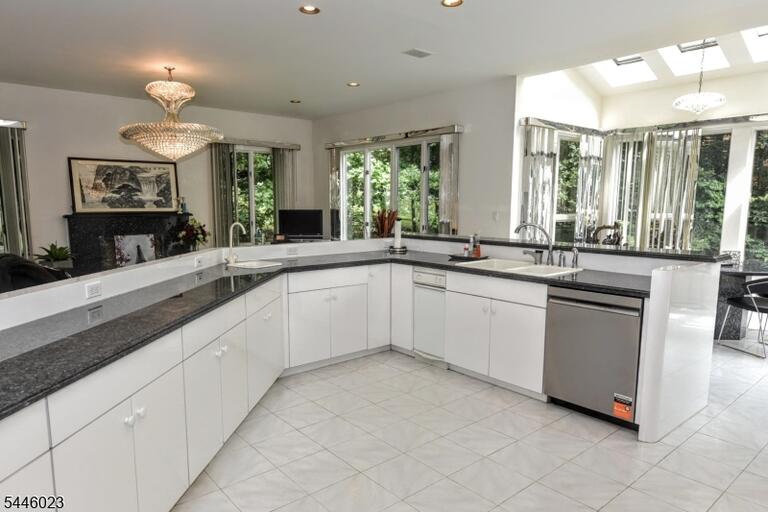 Property listing MLS 4041594 photo 7