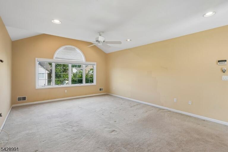 Property listing MLS 4041769 photo 18