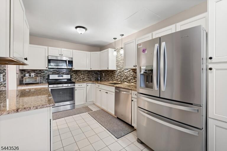 Property listing MLS 4041970 photo 9