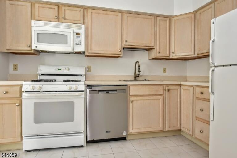 Property listing MLS 4042440 photo 15