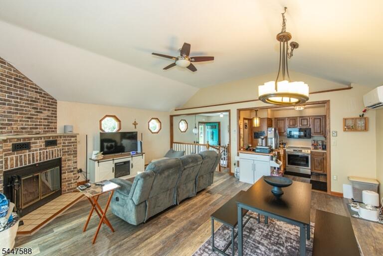 Property listing MLS 4042585 photo 38