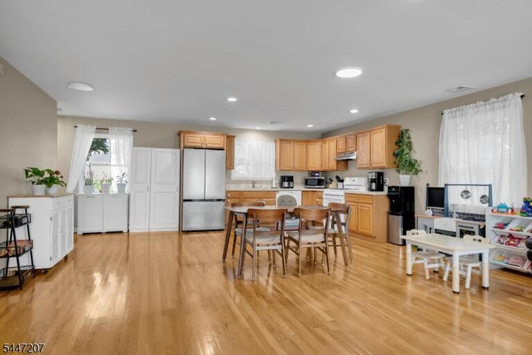 Property listing MLS 4042628 photo 8