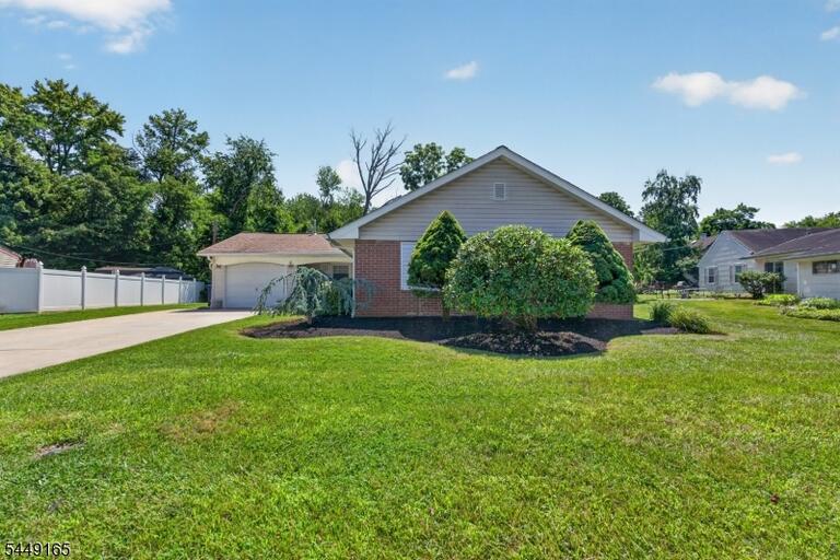 Property listing MLS 4042906 photo 4