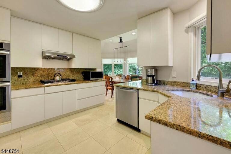 Property listing MLS 4043004 photo 11