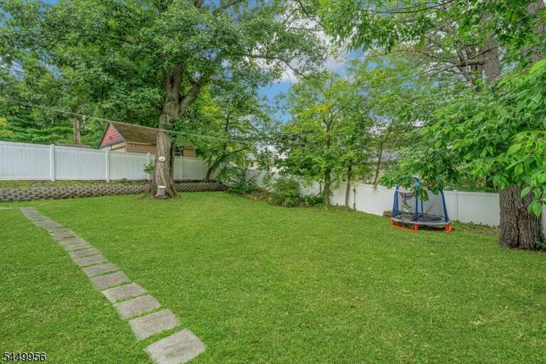Property listing MLS 4043519 photo 40