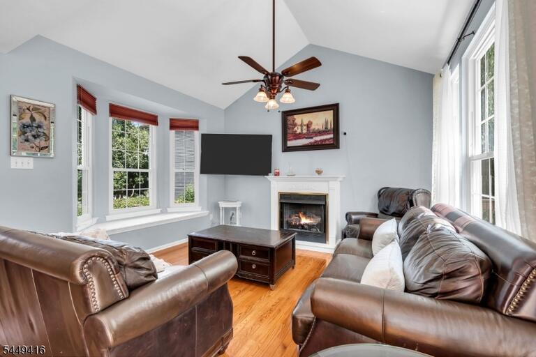 Property listing MLS 4043949 photo 7
