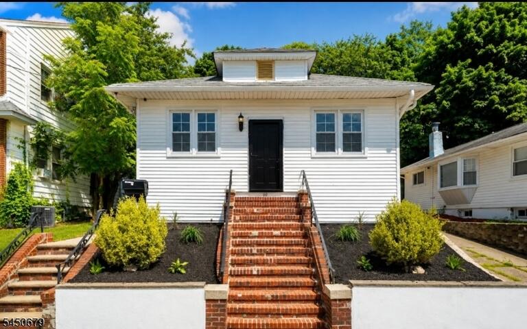 Property listing MLS 4044154 photo 2