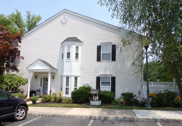 Property listing MLS 4044288 photo 1