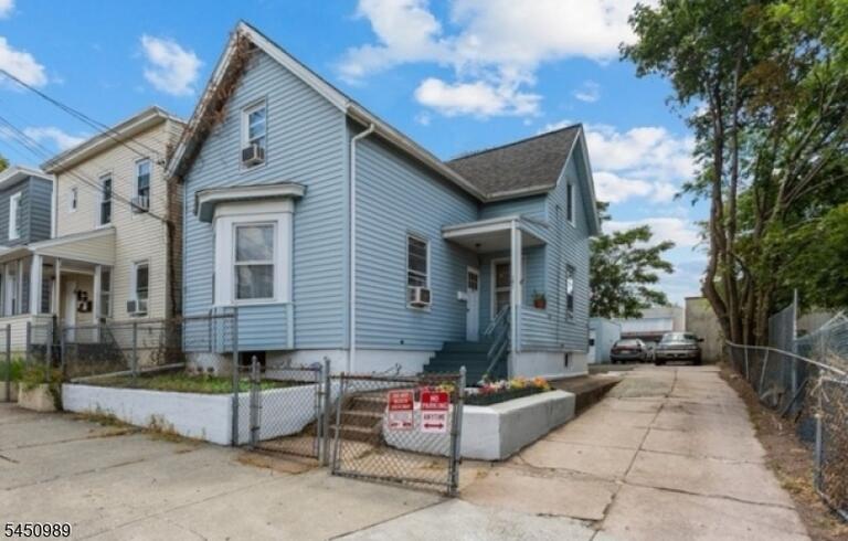 Property listing MLS 4044402 photo 1