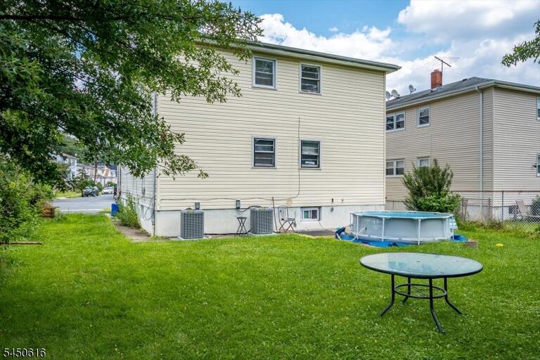 Property listing MLS 4044489 photo 4