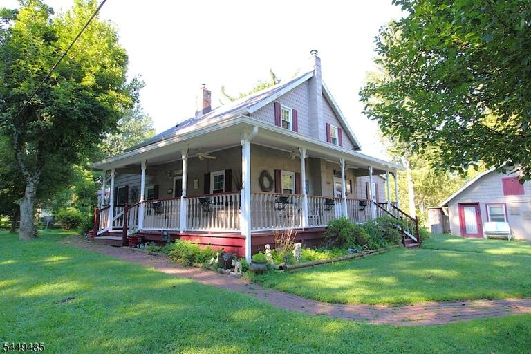 Property listing MLS 4044712 photo 1