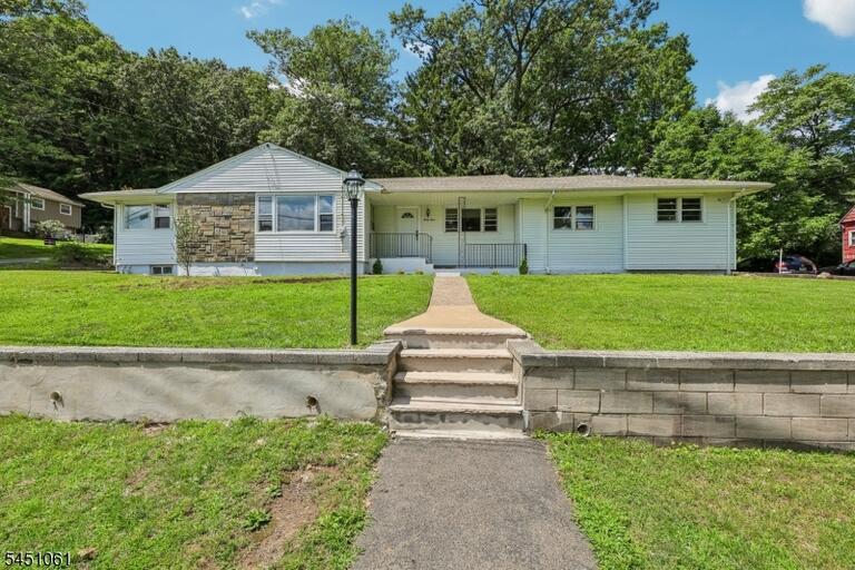 Property listing MLS 4044840 photo 3